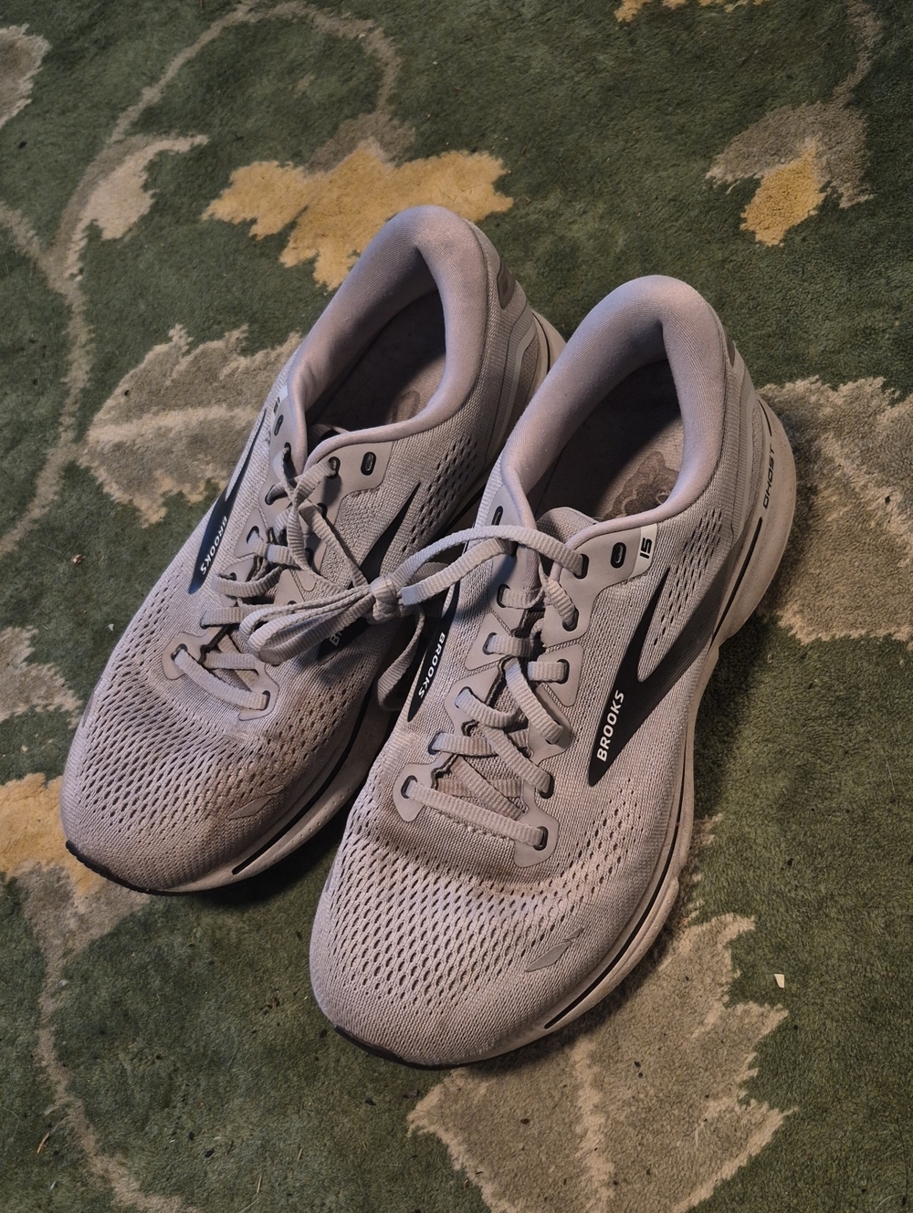 Brooks Men's Light Gray Lace-Up Running Shoes - Picture 1 of 12